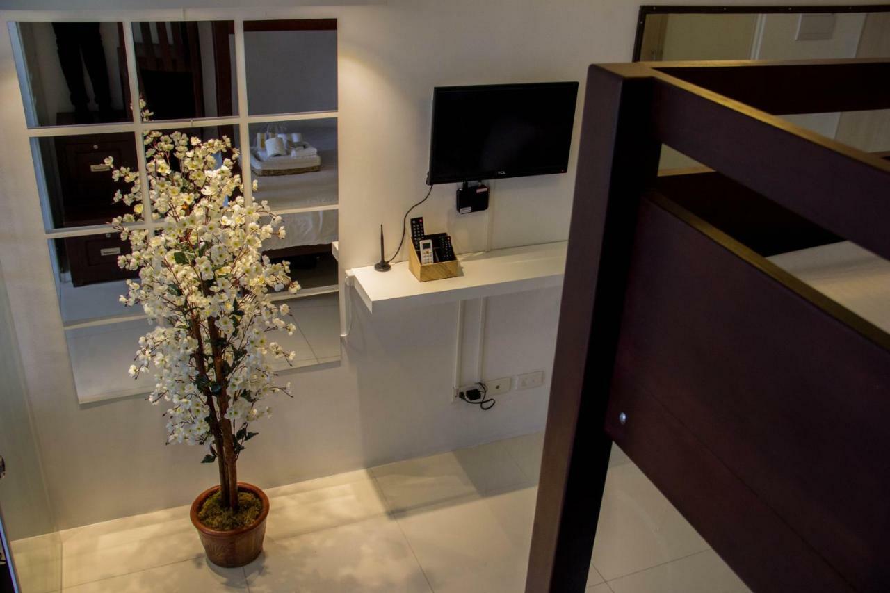 Smdc Wind Residences Tagaytay With Balcony 19Th Floor Tagaytay City Ngoại thất bức ảnh